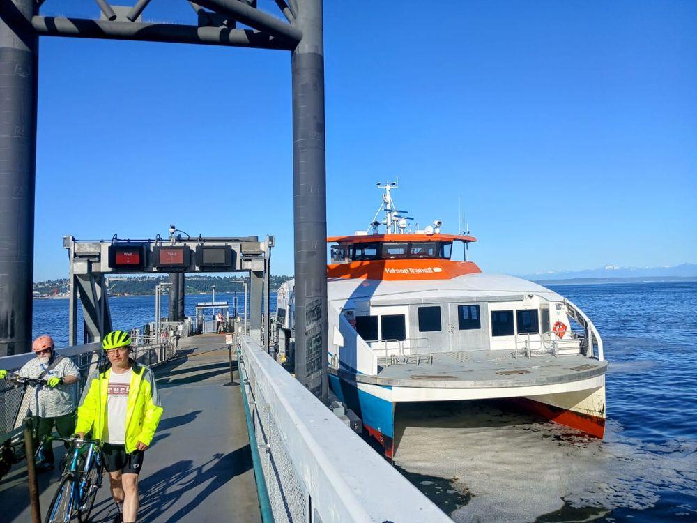 Photo of port and boat